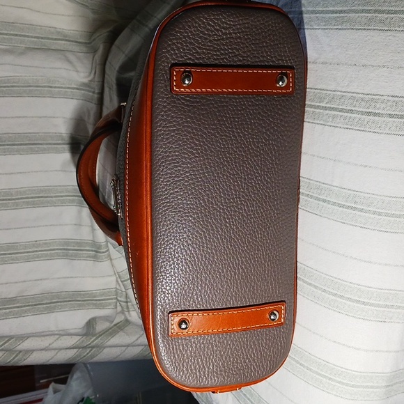 Dooney Zip Zip satchel - Picture 3 of 10